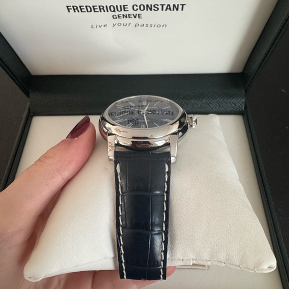 FRÉDÉRIQUE CONSTANT GENEVE MENS WATCH  (NWT) - Picture 5 of 8